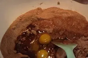 torta de chocolate casera paso 2